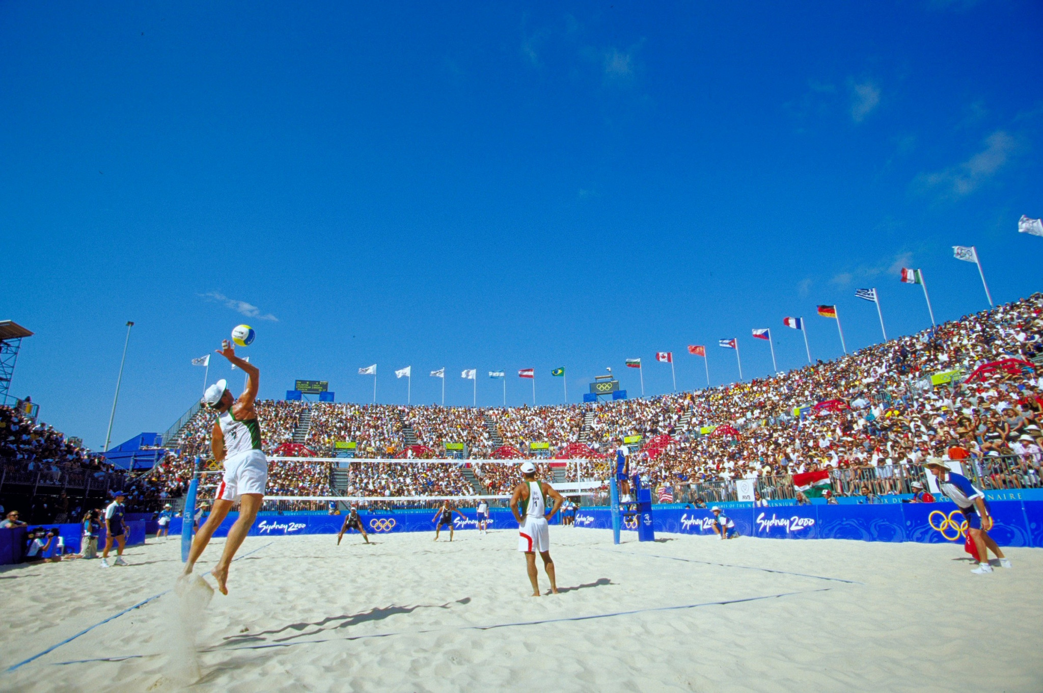 
The World Championships in 2025 is set to be the "most prestigious" beach volleyball event in Australia since Sydney 2000, according to Volleyball Australia President Craig Carracher ©Getty Images