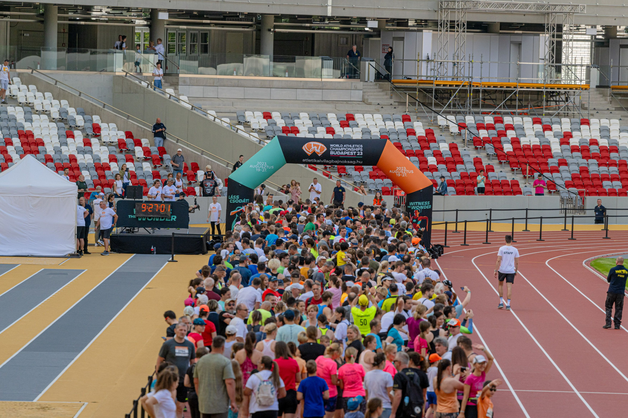 Thousands took part in races while many of them were also given guided tours in the new venue ©Budapest 2023/ World Athletics