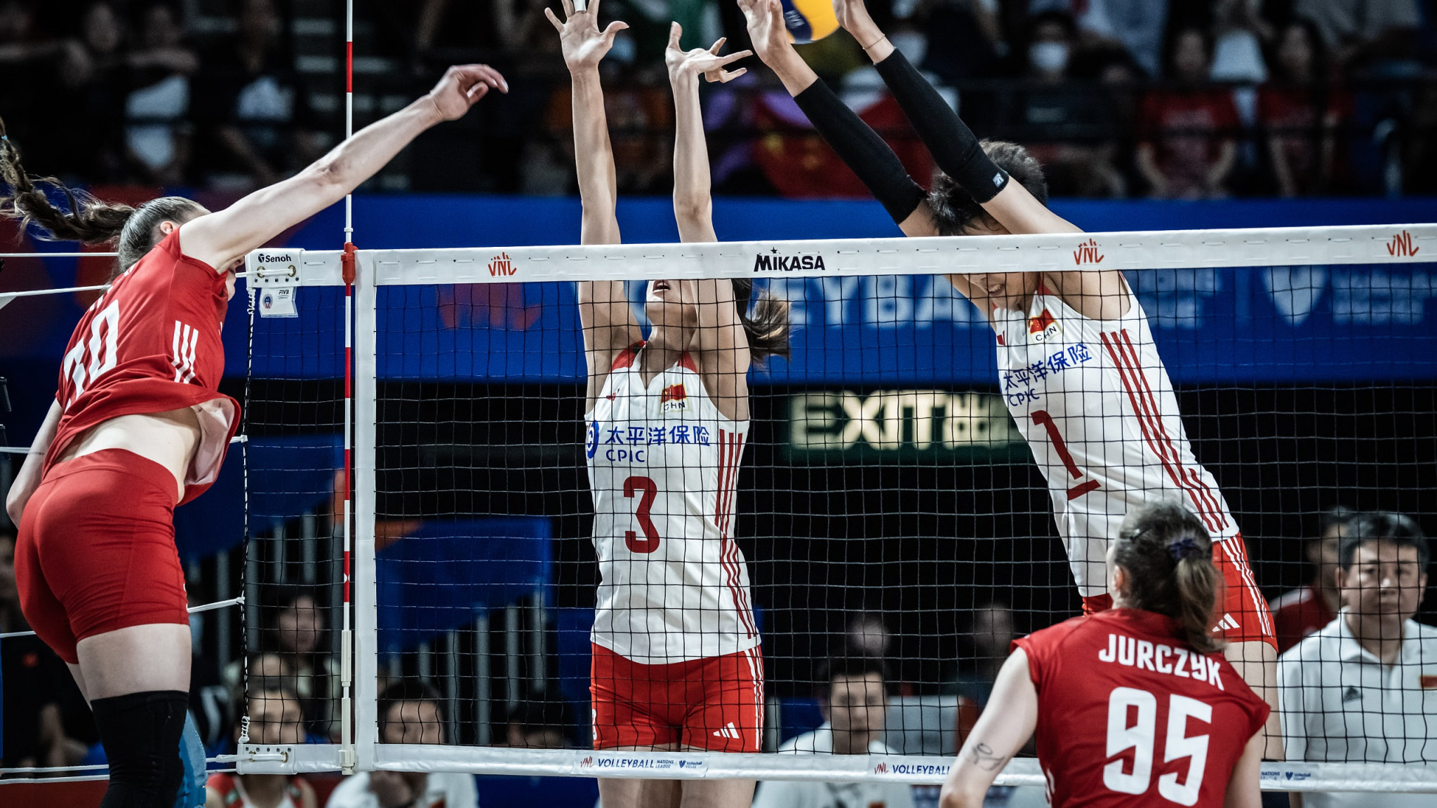 Poland top the Women's Volleyball Nations League standings with seven wins and one defeat ©Volleyball World