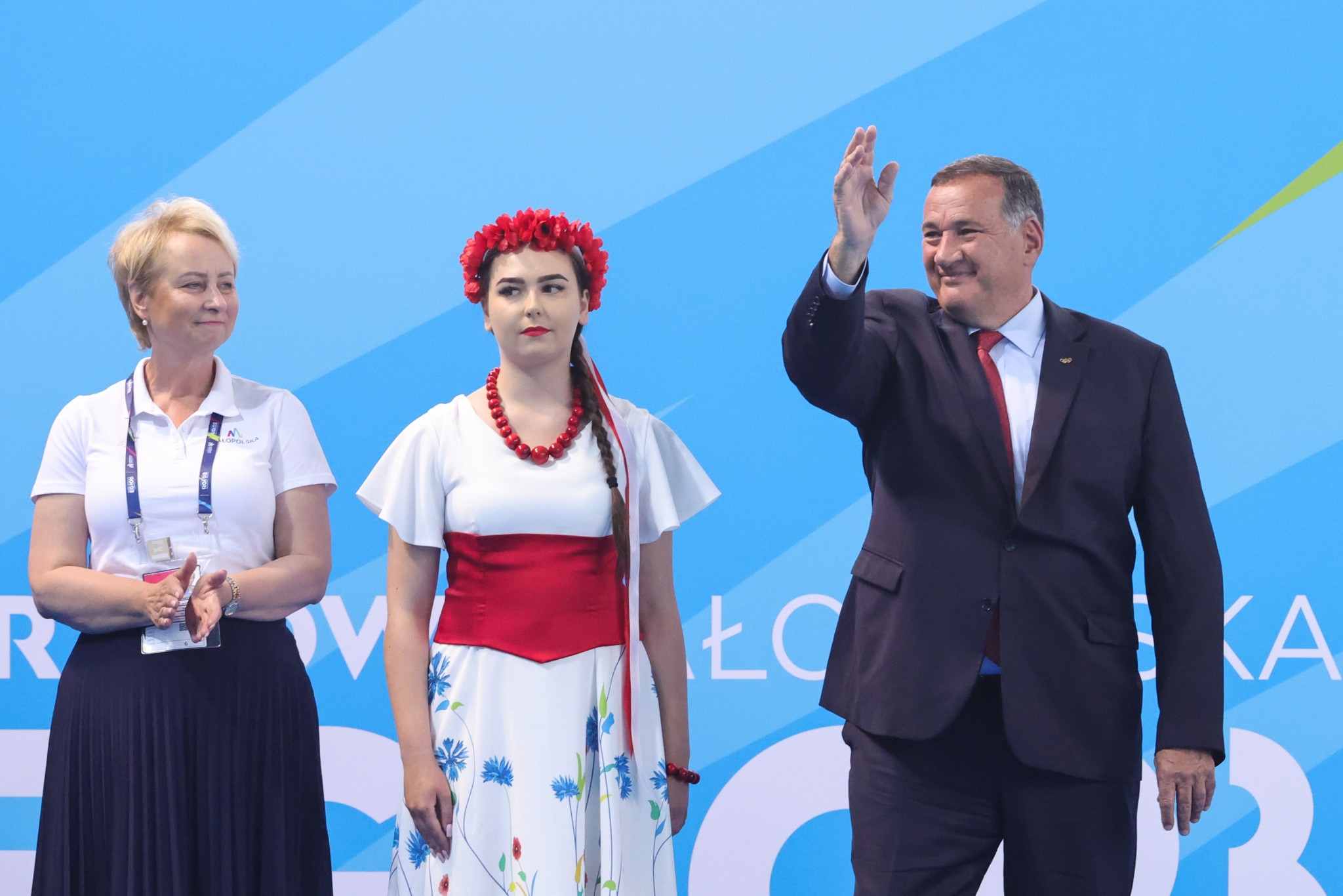 EOC President Spyros Capralos, right, presented the medals during the ceremony for the first medal event at the Games ©Kraków-Małopolska 2023