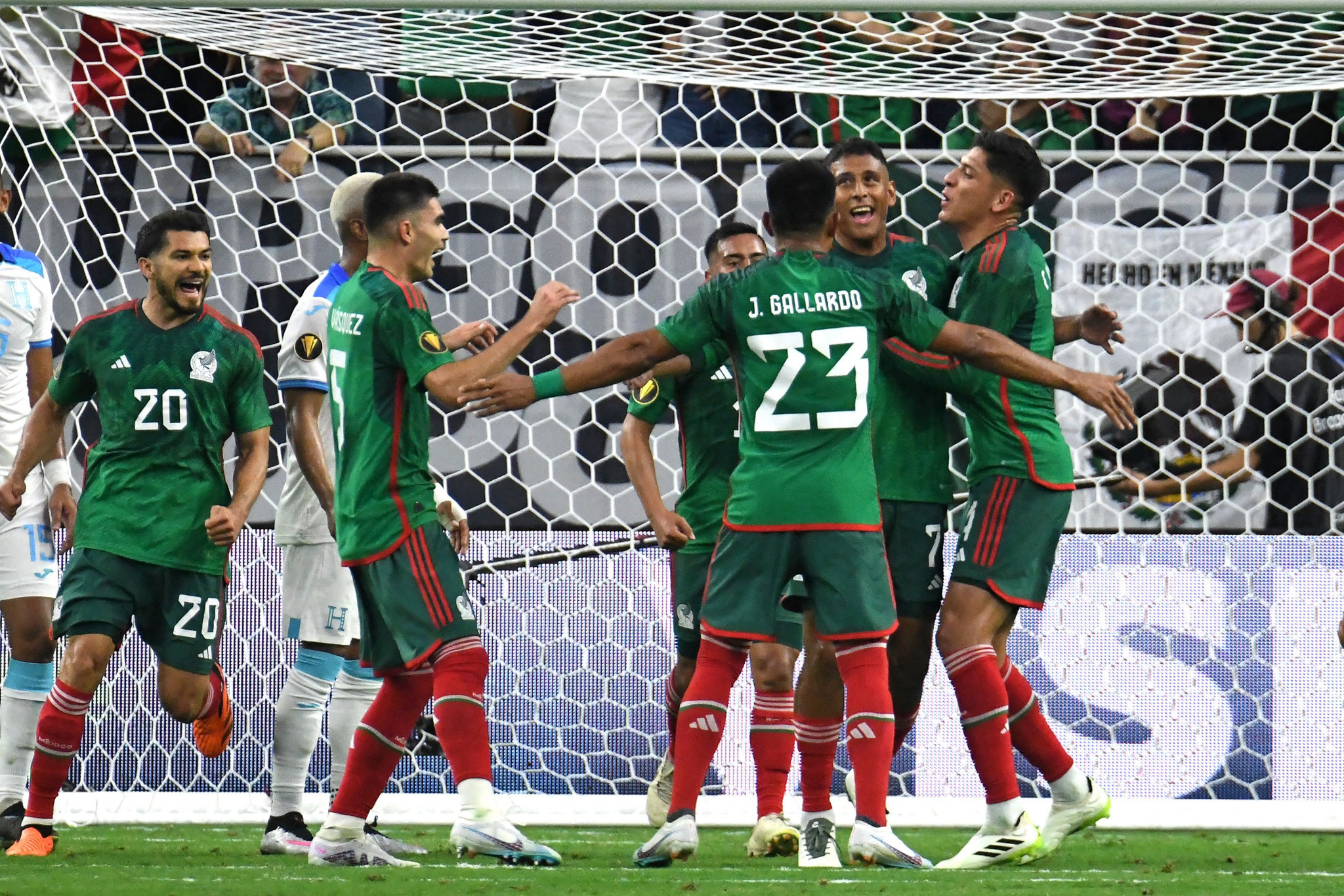 Mexico swept to a 4-0 victory against Honduras in their opening match of the CONCACAF Gold Cup in Houston ©Getty Images