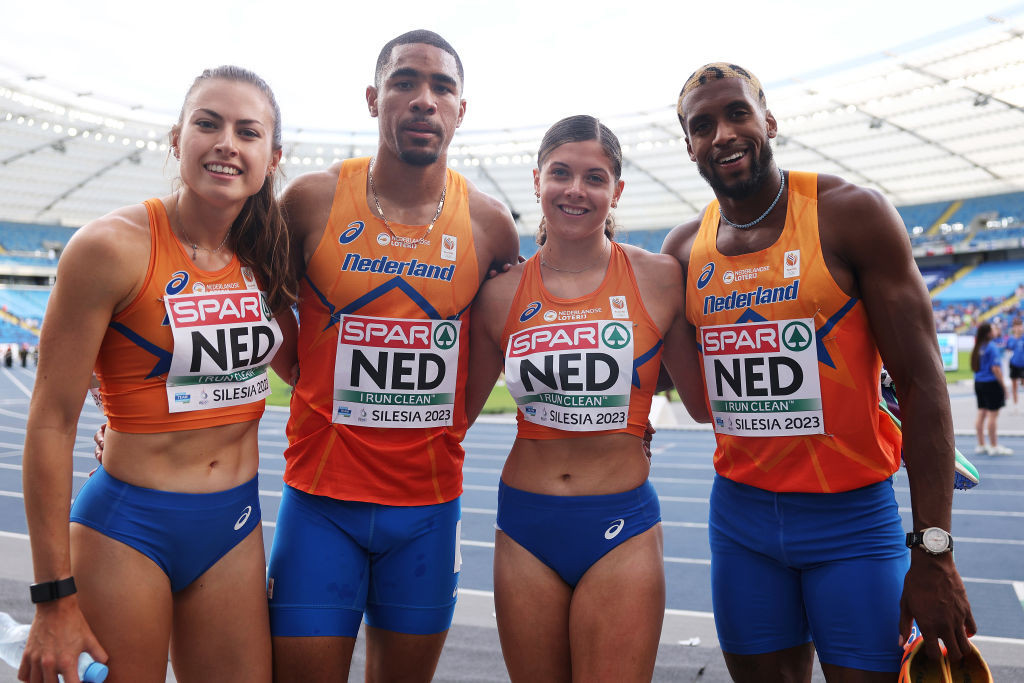 Terrence Agard, second left, paid a price for completing the third leg for the Dutch 4x400m mixed relay team yesterday at the Silesia 2023 European Athletics Team Championships ©Getty Images