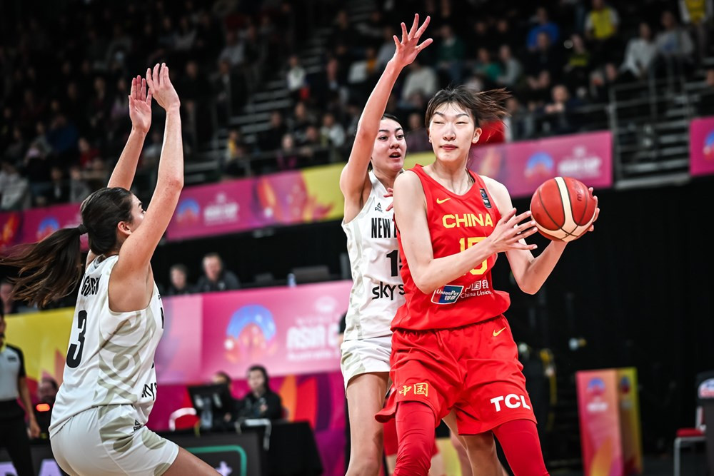 Han Xu, number 15, scored 17 points for China in their victory against New Zealand ©FIBA