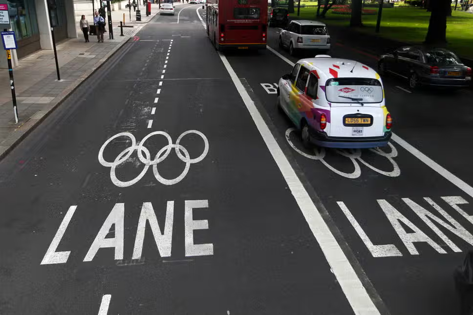 Olympic lanes were introduced at Sydney 2000 after athletes missed competitions at Atlanta four years earlier, but are often unpopular with local citizens ©Getty Images