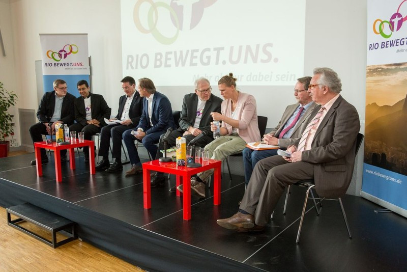 The DOSB, led by chief executive Michael Vesper, fifth from left, is part of a joint initiative in Germany to try to help use the Olympics and Paralymics as an opportunity to use under-privileged youngsters in Rio de Janeiro ©DOSB