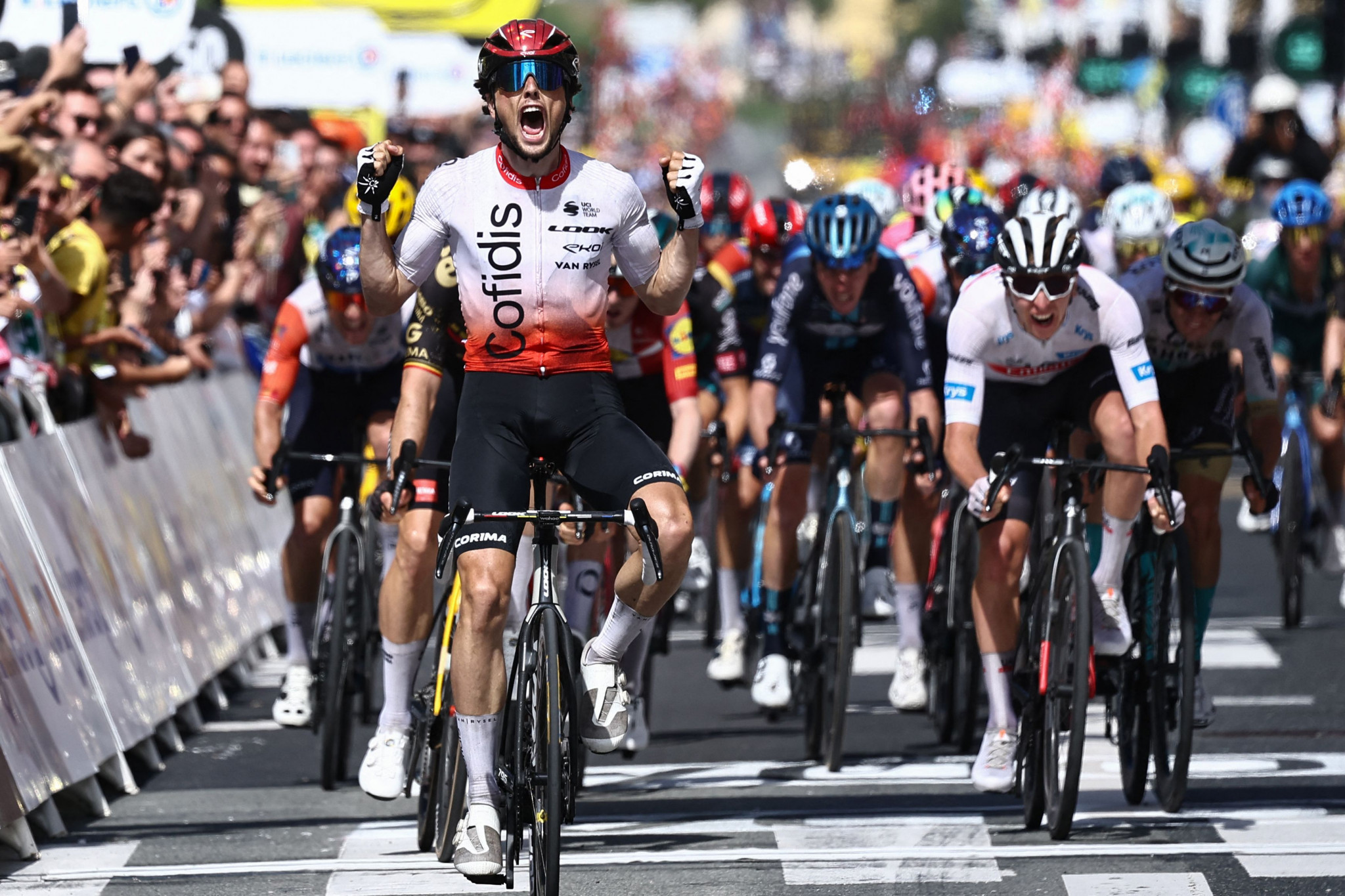 Lafay ends Cofidis' wait with second-stage triumph at Tour de France