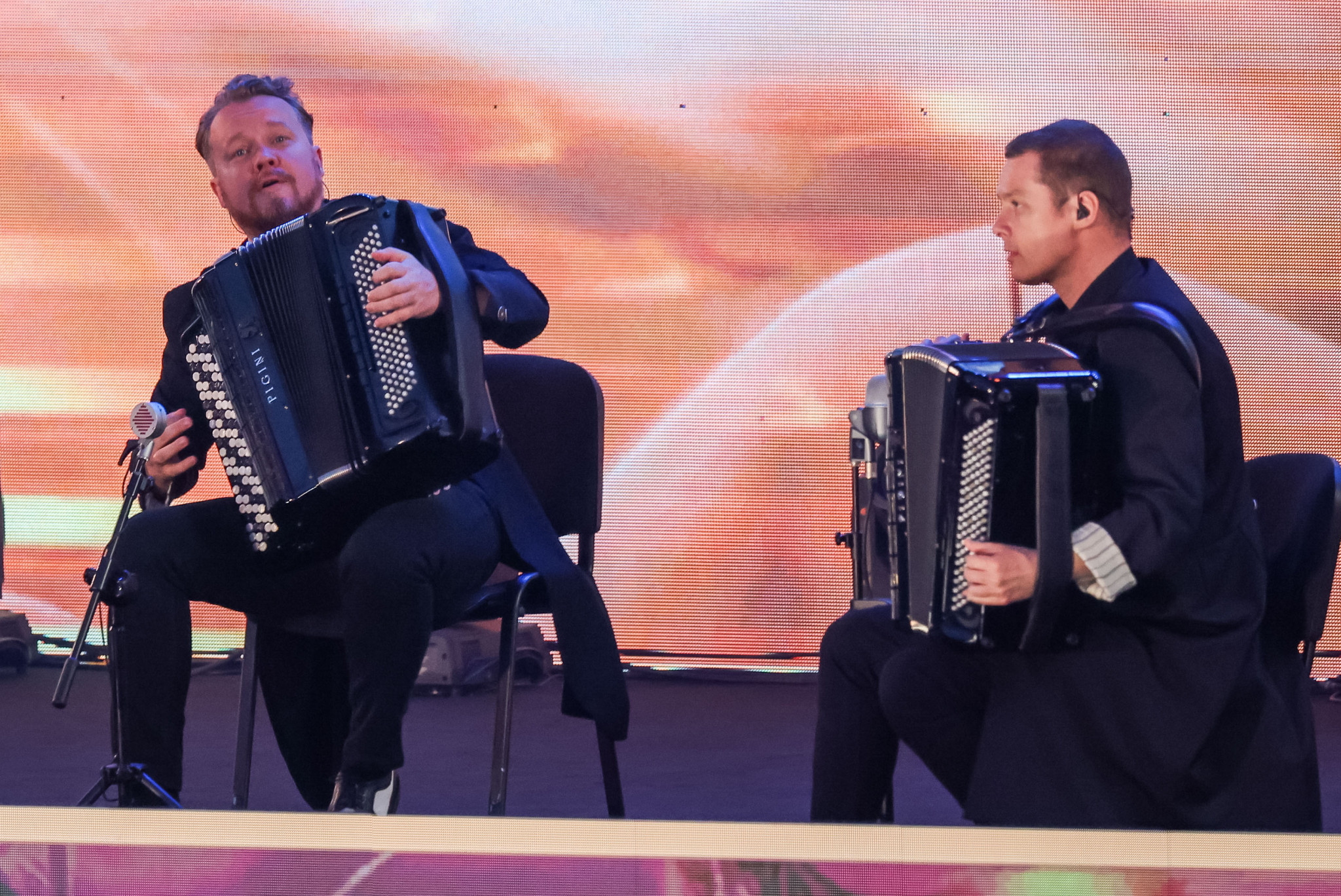 Music dominated the Closing Ceremony at the Henryk Reyman Stadium, including performances with the accordion from Motion Trio ©Kraków-Małopolska 2023