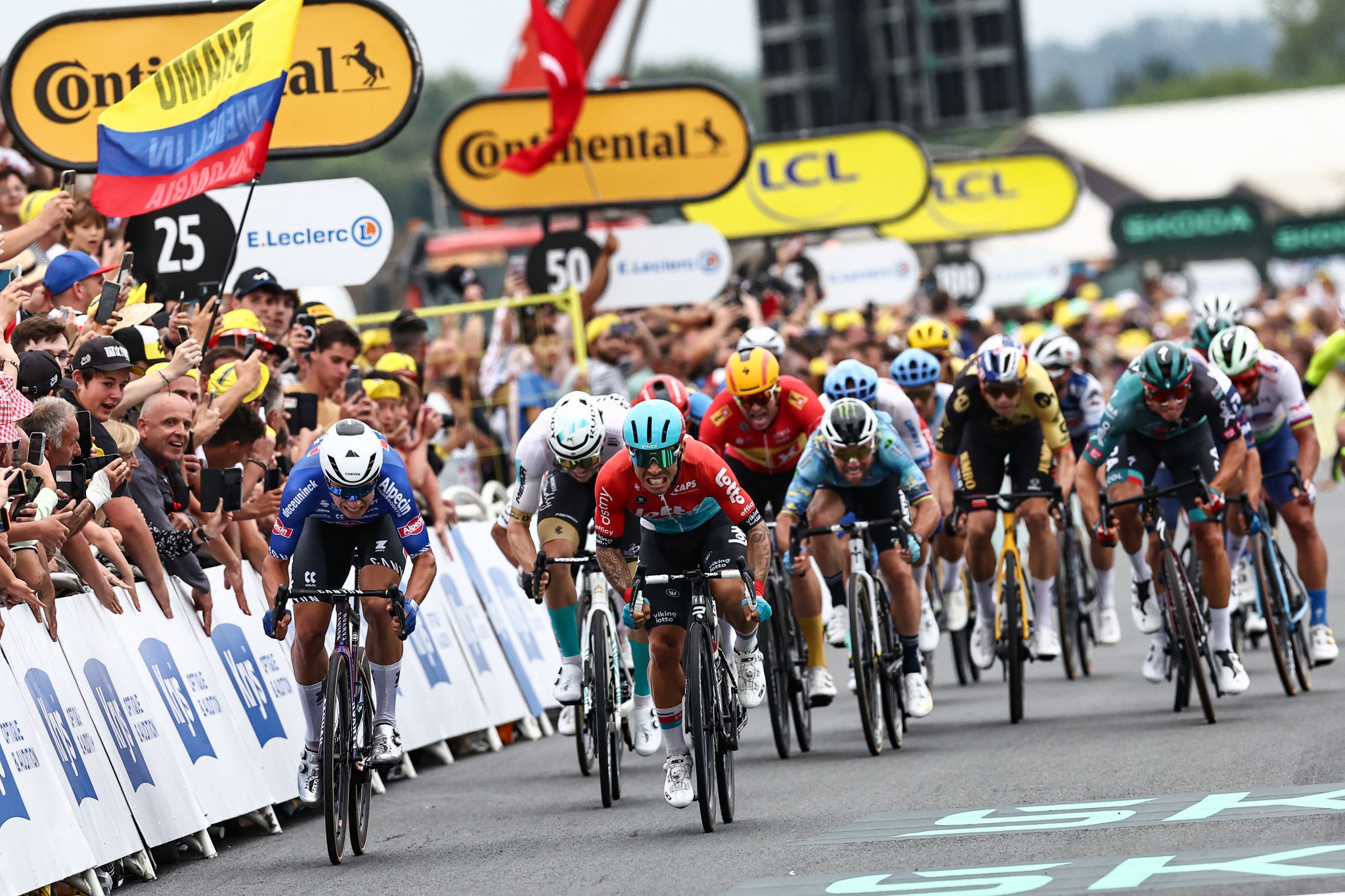 Philipsen avoids crash-filled finish for second straight Tour de France stage win