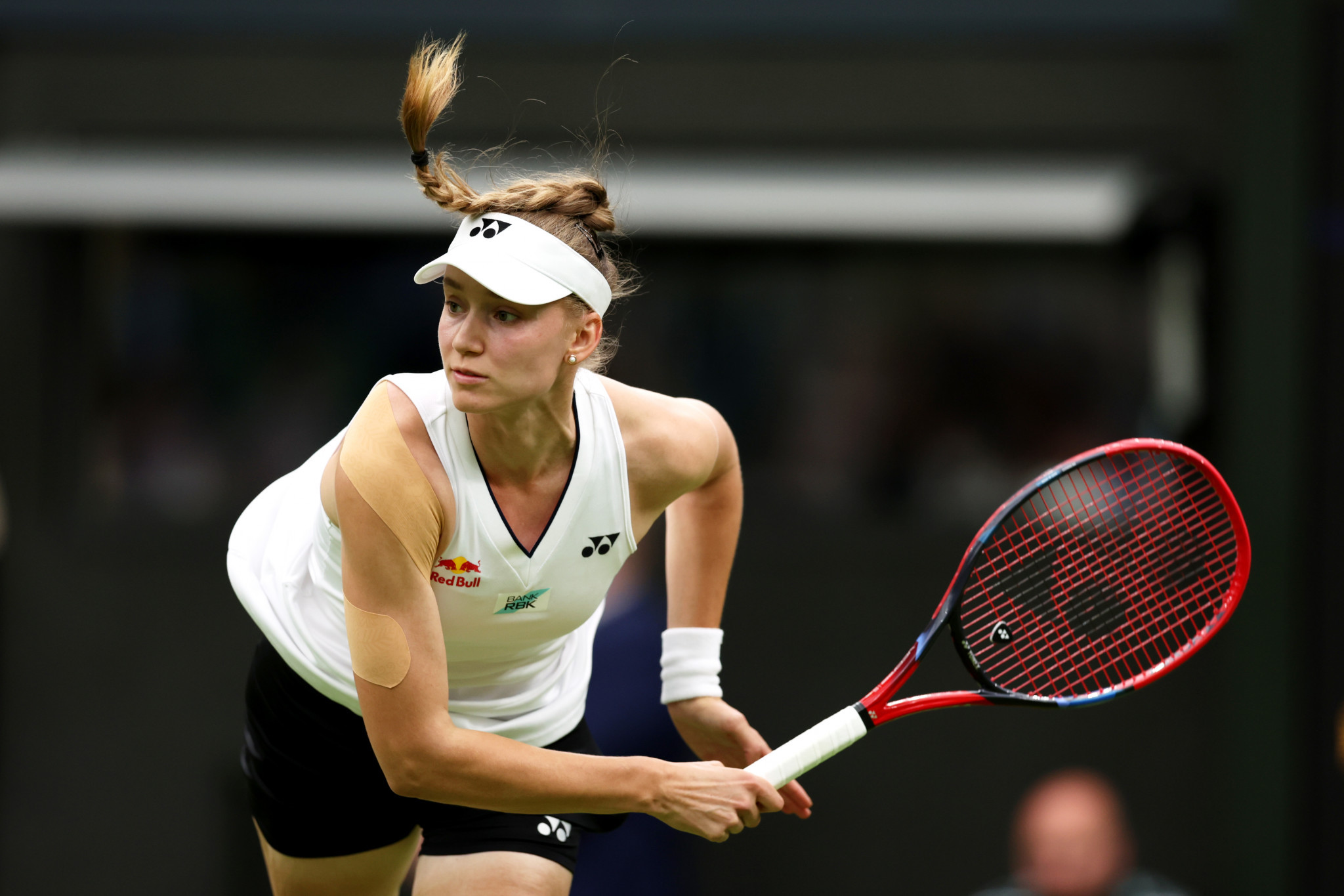 Defending women’s champion Rybakina and men’s top seed Alcaraz win on rain-hit day two at Wimbledon