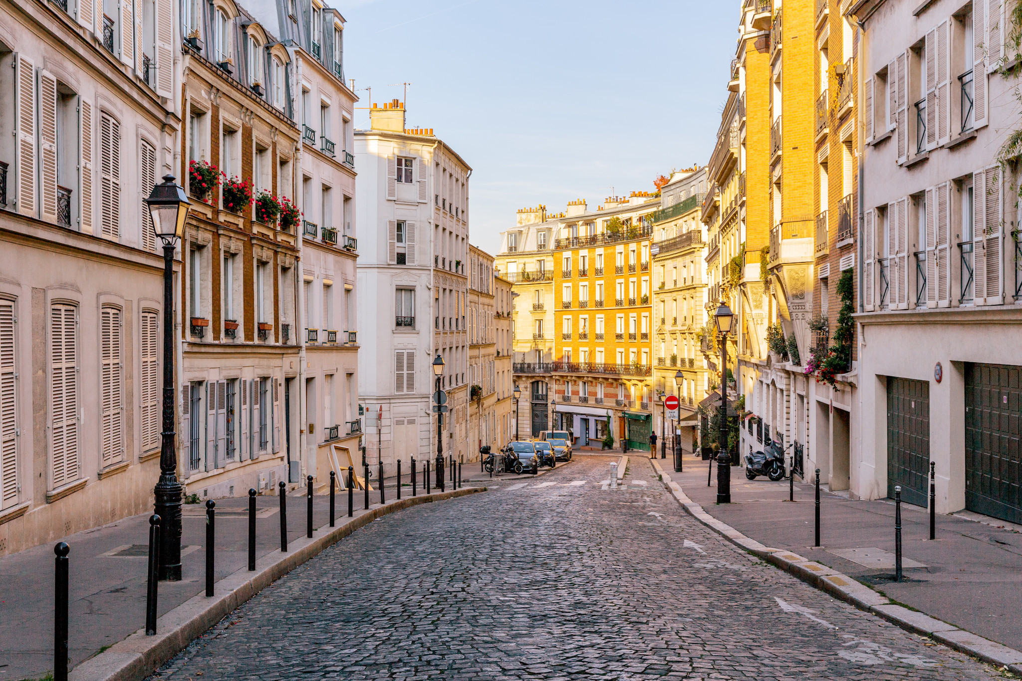The Paris 2024 road race will feature a three lap climb on the cobbled streets of Rue LePic on the Butte Montmartre shortly before the finish©Paris 2024