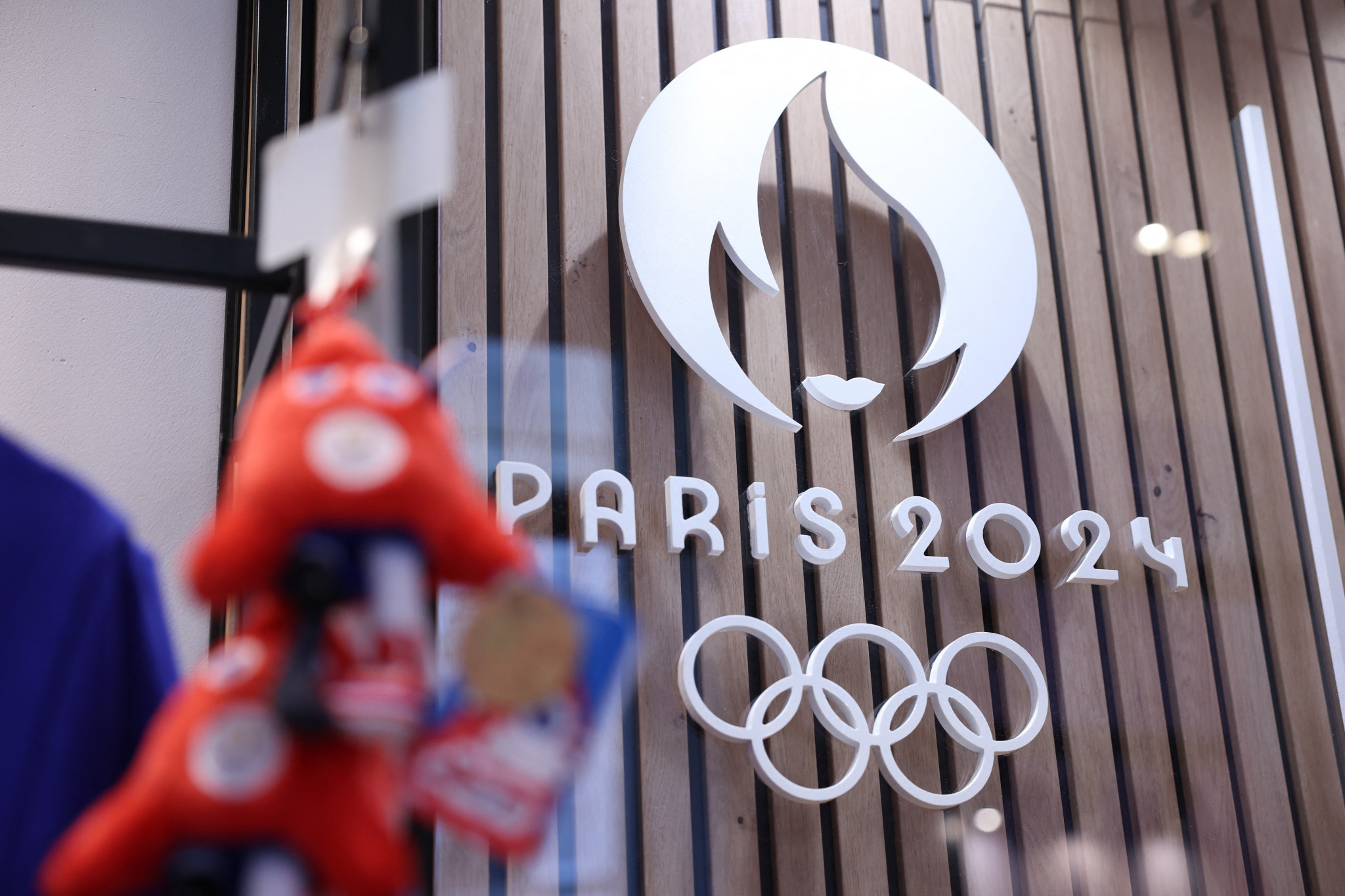 Artist and obstacle world champion enrol as Paris 2024 volunteering