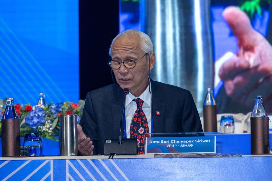 Dato Seri Chaiyapak Siriwat, the OCA vice-president for the AIMAG in Thailand, explained to the OCA General Assembly why they were asking for another postponement ©OCA