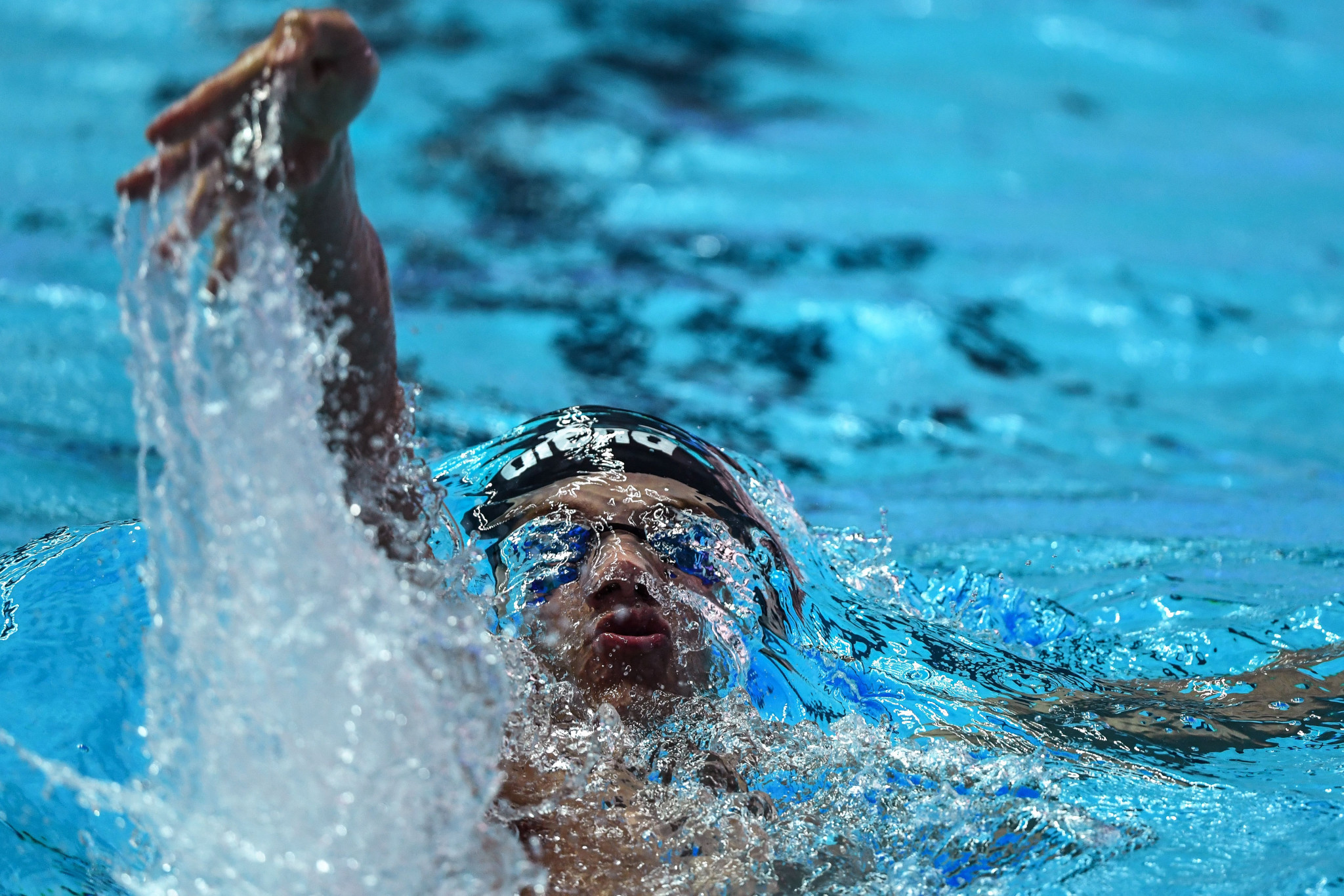 أربع ذهبيات في السباحة تعزز تقدم الجزائر في جدول الميداليات على أرضها في الألعاب العربية