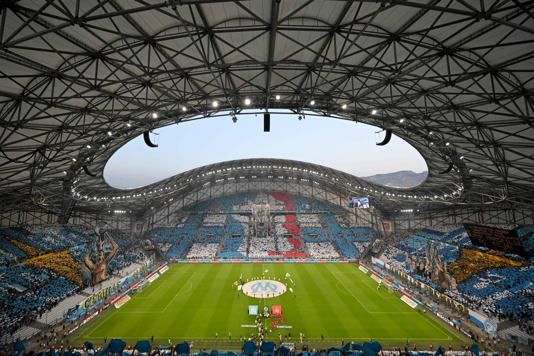 Marseille told Stade Vélodrome roof does not  need to display "Paris 2024" when hosts football