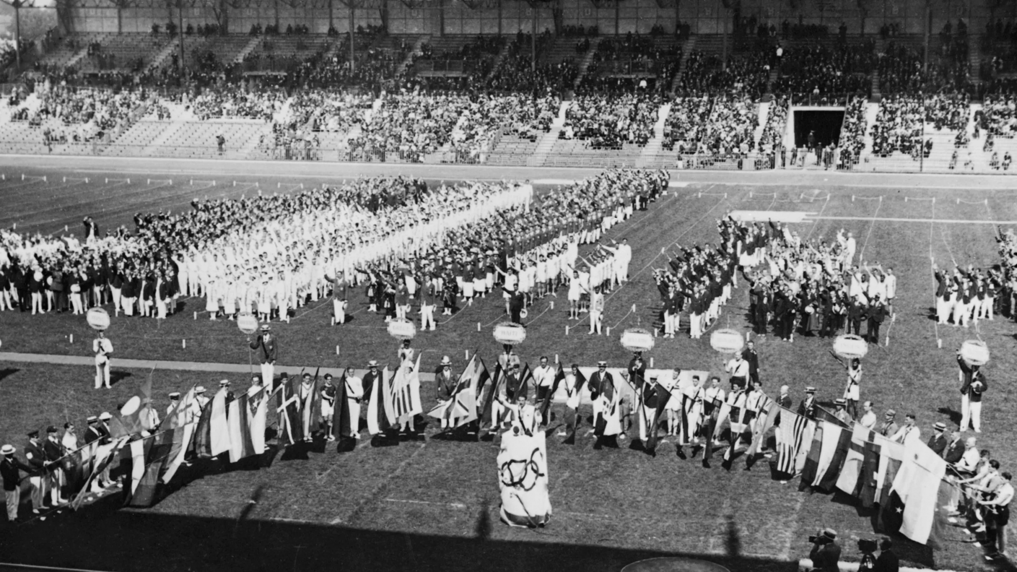After the horrors of the Great War, there was a lot of anticipation about what role sport could play in helping countries come closer together at Paris 1924 ©Getty Images