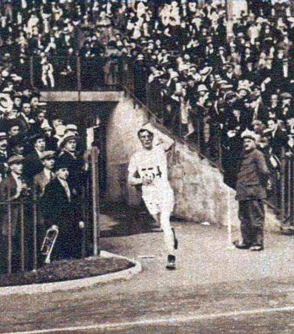 The victory in the marathon of Albin Stenroos was one of the few events where nationalism was left to one side by spectators ©Getty Images