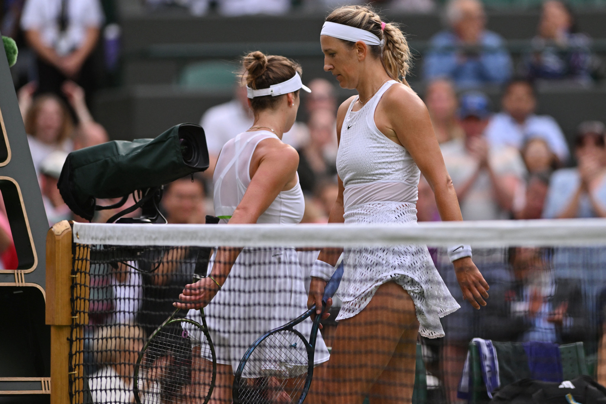 Elina Svitova's match against Victoria Azarenka went to a third set tie break ©Getty Images