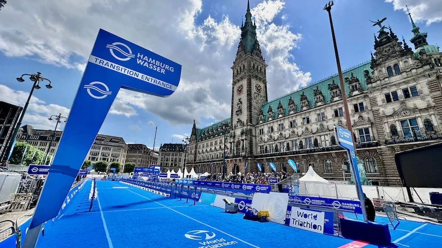 Raucous Parade of Nations opens World Triathlon Relay and Sprint Championships