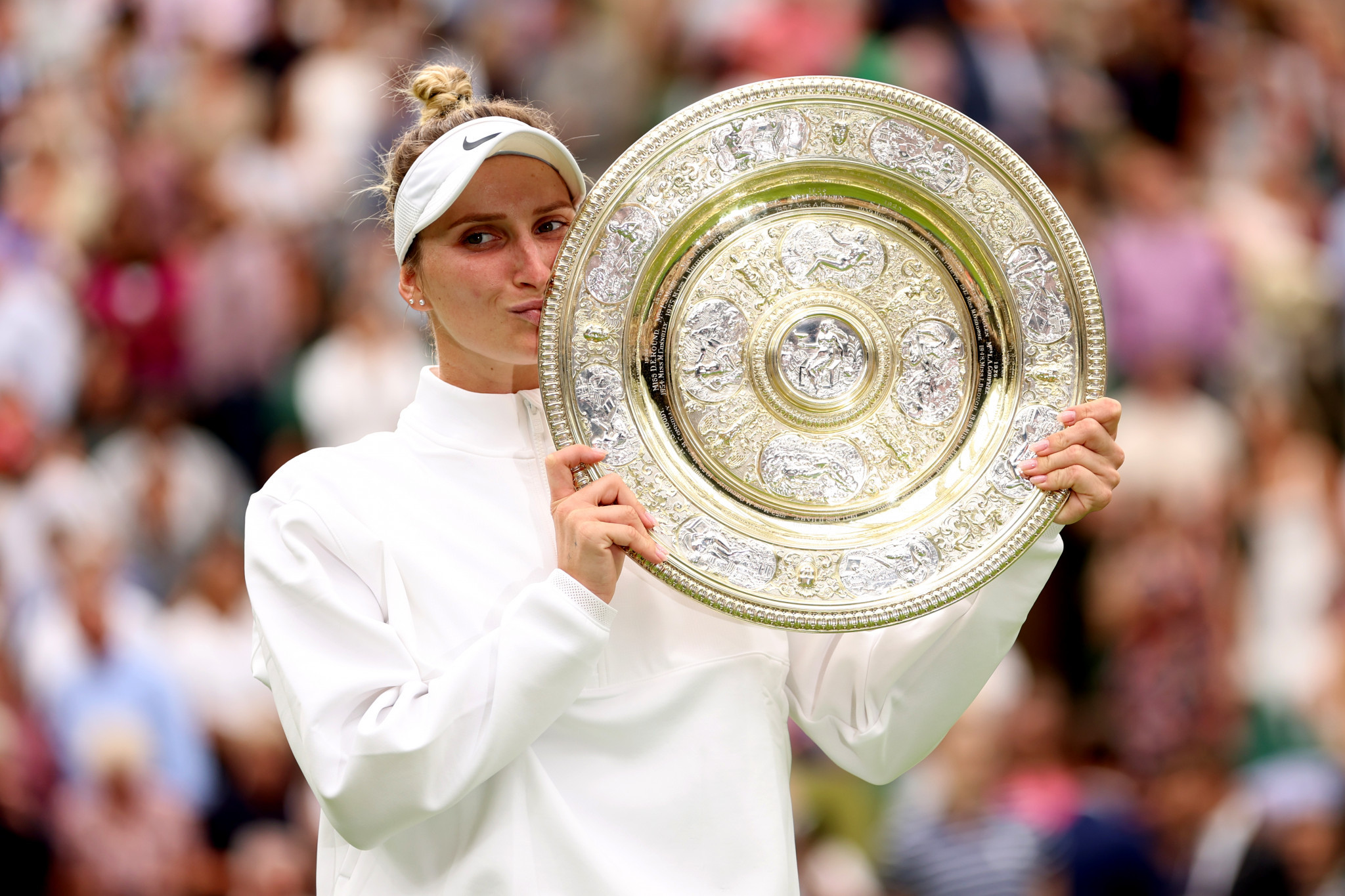 Unseeded Vondroušová shocks Jabeur for first Grand Slam title at Wimbledon 