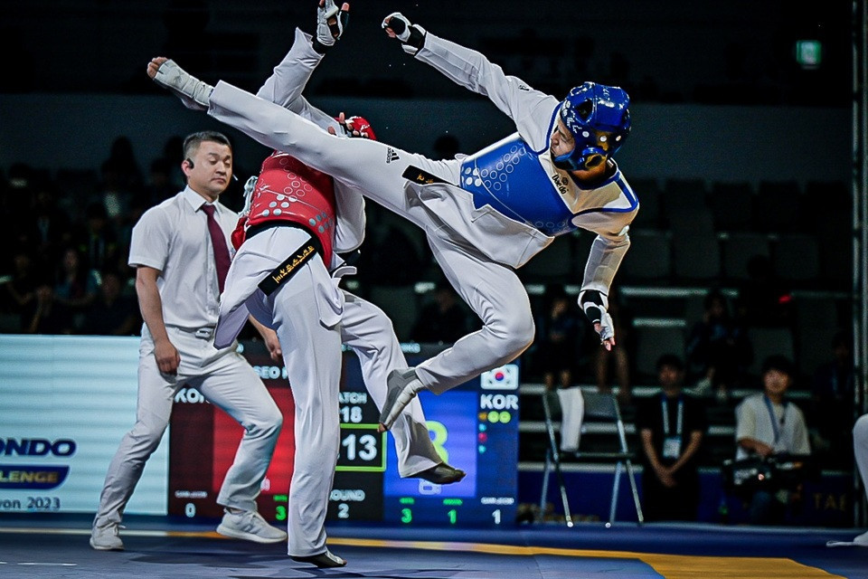 Yu-jen Huang, right, topped a South Korean one-two-three in the in the men’s under-68kg division ©World Taekwondo