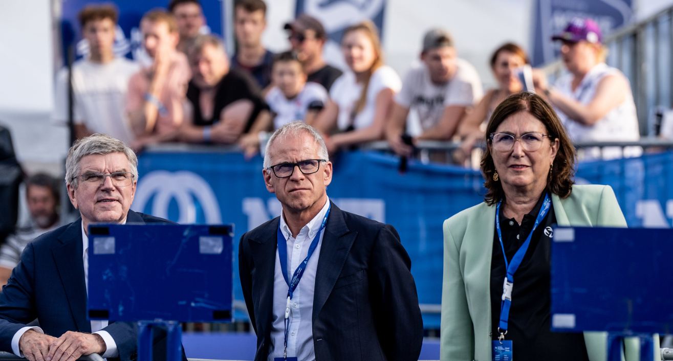 Marisol Casado, right, was unable to give a timeframe but felt it was right for Hamburg to host a Grand Final event ©World Triathlon