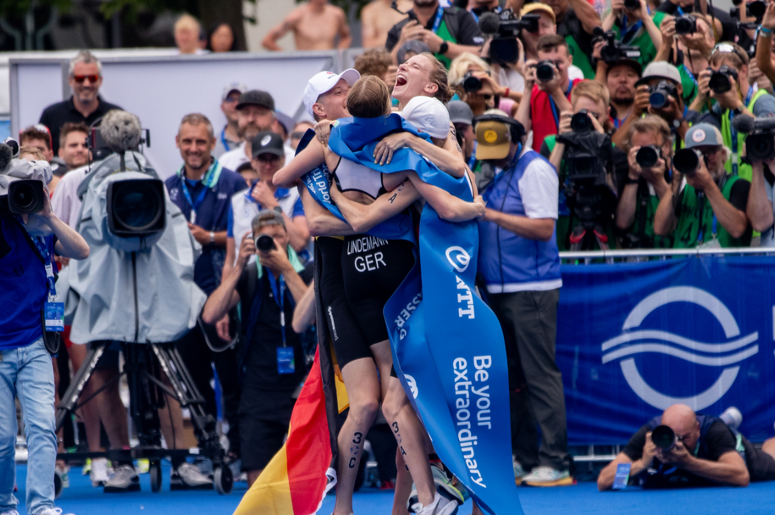The win sealed Germany's qualification into the Paris 2024 Olympic Games triathlon events ©World Triathlon
