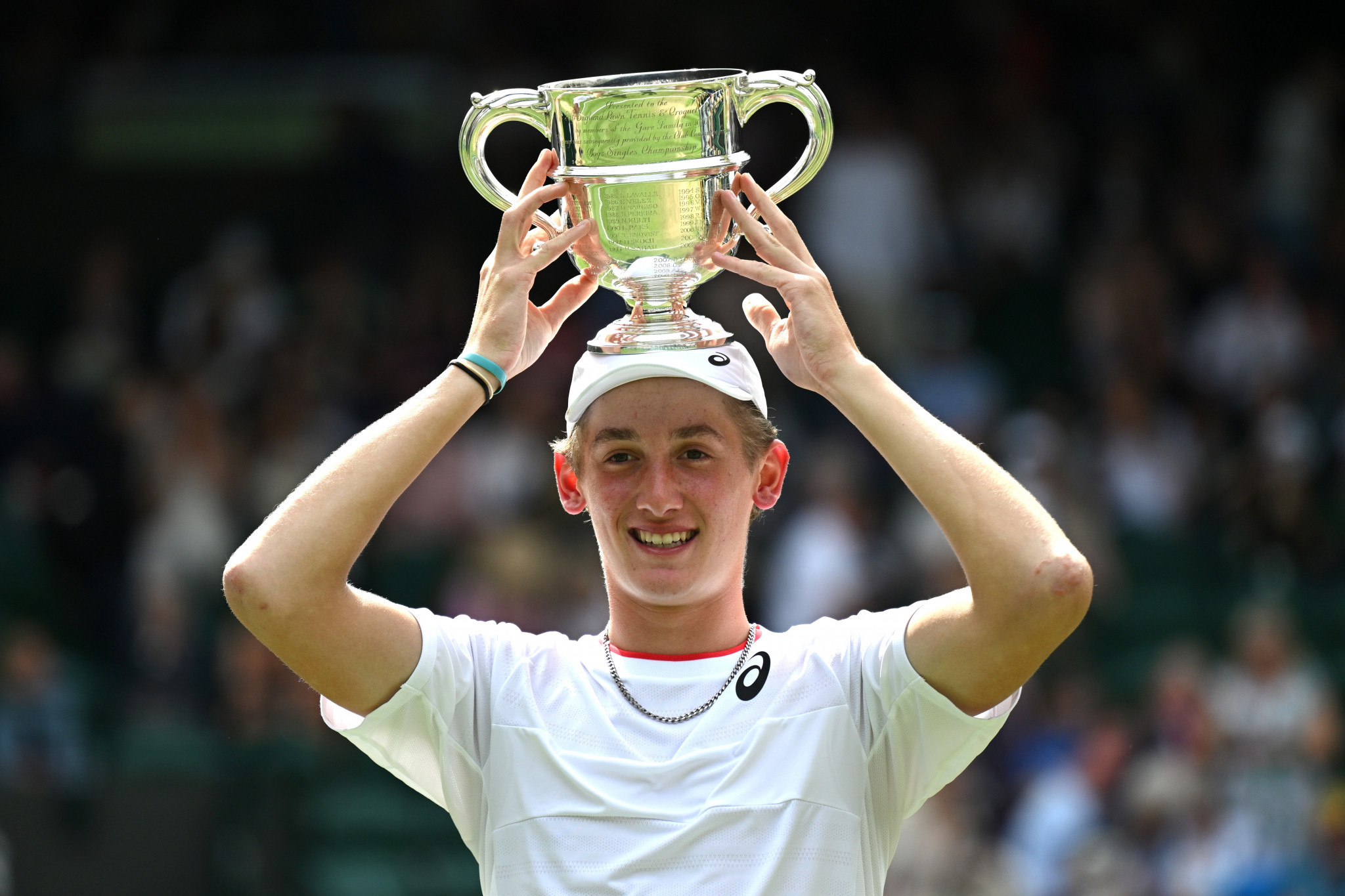 Henry Searle ended Britain's 61-year wait for a boys' singles champion at Wimbledon ©Getty Images