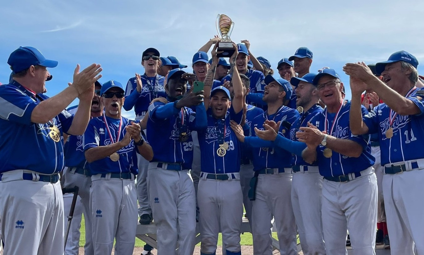 Italy celebrate winning the 2022 WBSC Blind Baseball International Cup, held in the Netherlands ©WBSC/Huub Keulers