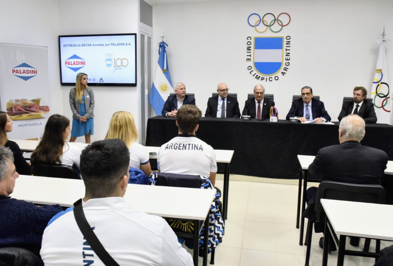 Athletes "classified or with certain possibilities" of qualifying for the Santiago 2023 Pan American Games and the Paris 2024 Olympics are to receive ARS100,000 
©COA