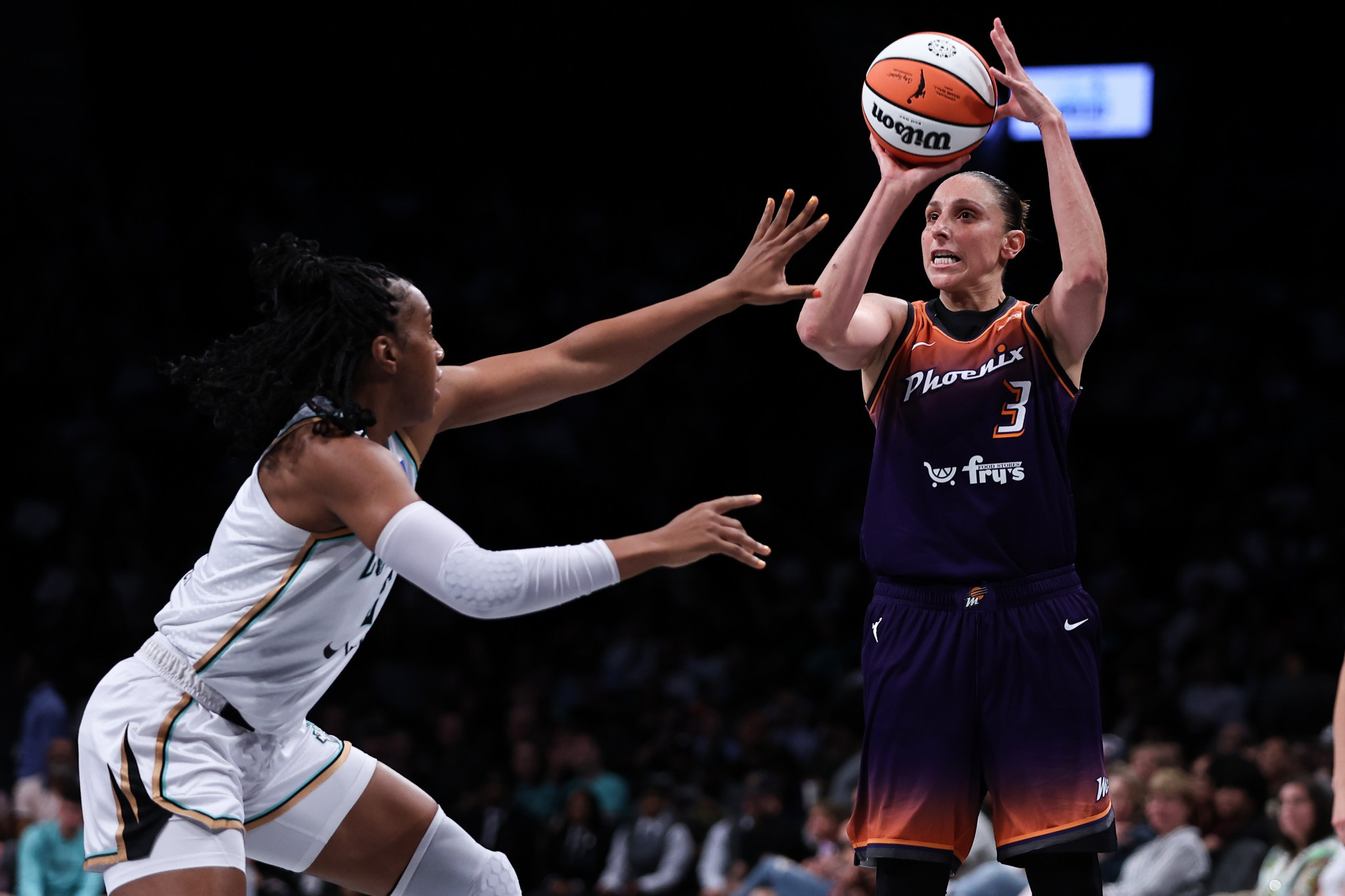 Diana Taurasi, right, is seeking to win a sixth consecutive Olympic gold medal at Paris 2024 at the age of 42 ©Getty Images