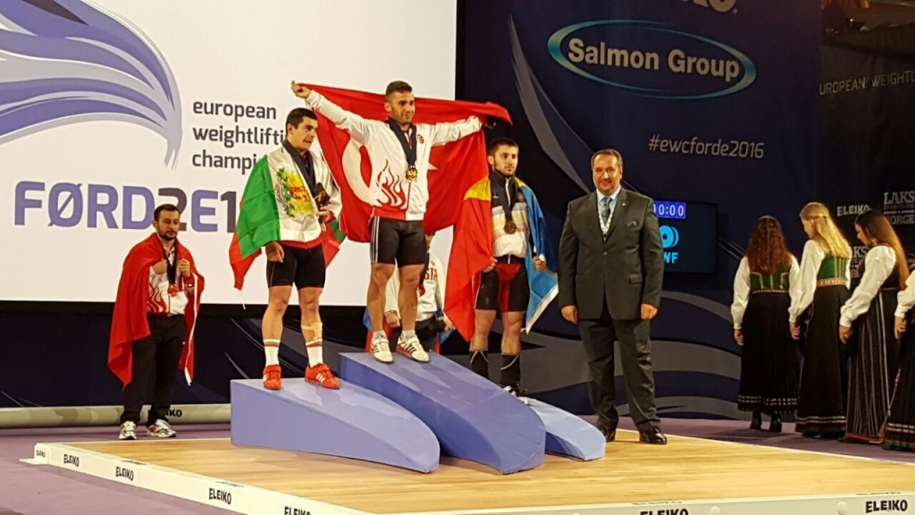 Hursit Atak won the men's 63kg category at the European Weightlifting Championships to complete another successful day for Turkey, who have won two gold medals already ©THF