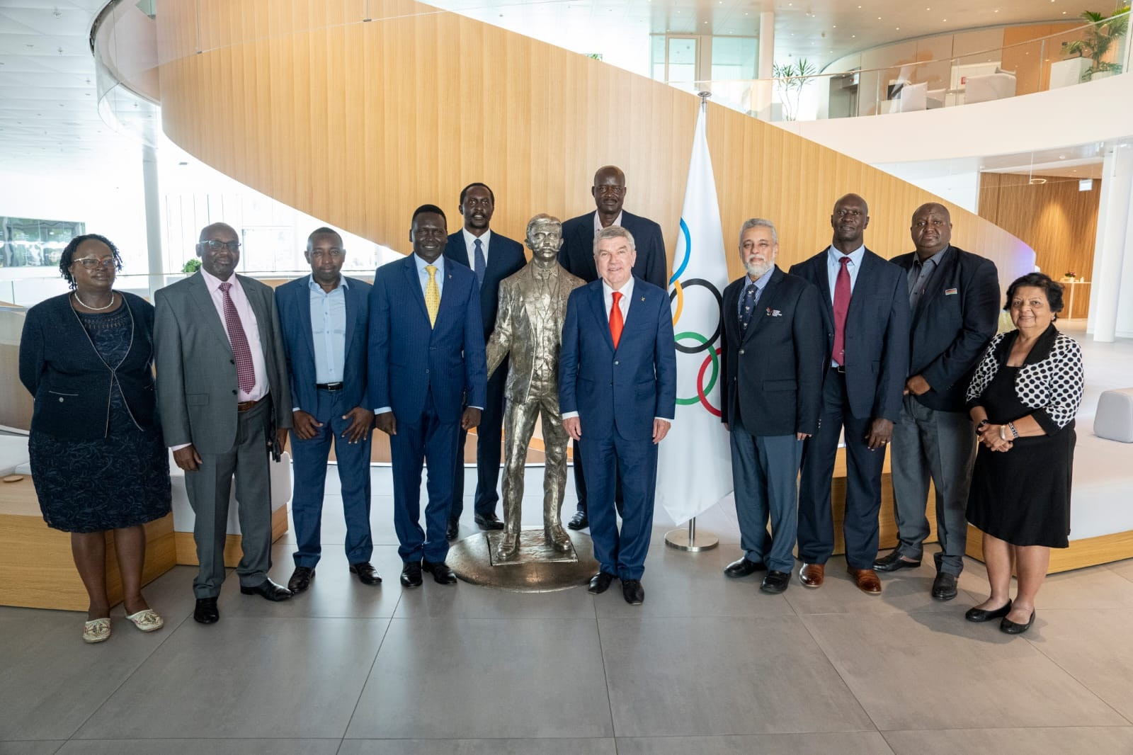 Bach meets Kenyan NOC at IOC headquarters