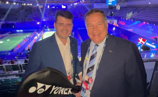 EOC President Spyros Capralos, right, and Badminton Europe President Sven Serré, discussed the two organisations working together during the European Games ©Badminton Europe