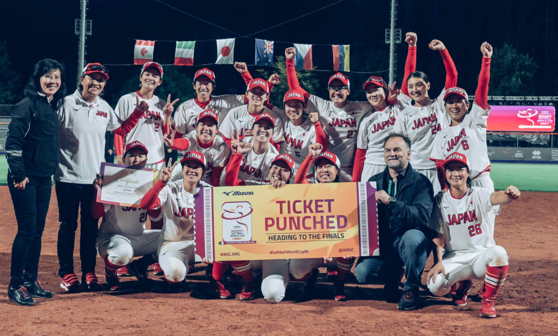 Japan and Canada secure places at WBSC Women’s Softball World Cup Finals after weather-hit day 