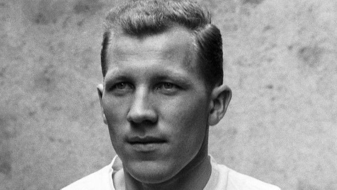Adolf Scherer whose goals helped Czechoslovakia to the 1962 World Cup final, has died aged 85 ©Getty Images