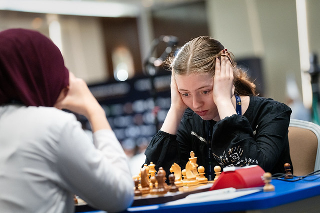 An opening day victory for 17-year-old Eline Roebers of the Netherlands ©Chess.com/Maria Emelianova