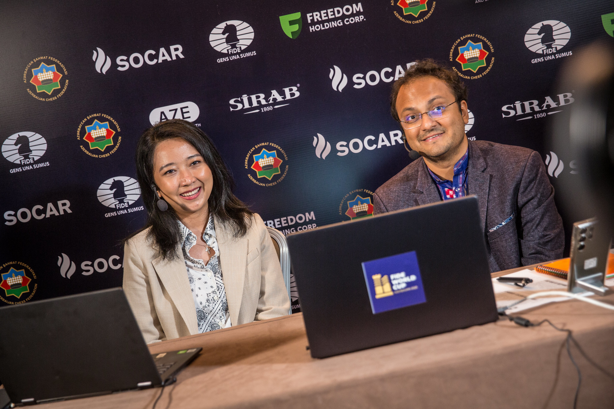 FIDE live stream commentators Irene Kharisma Sukandar of Indonesia and Indian International Master commentator Sagar Shah ©FIDE