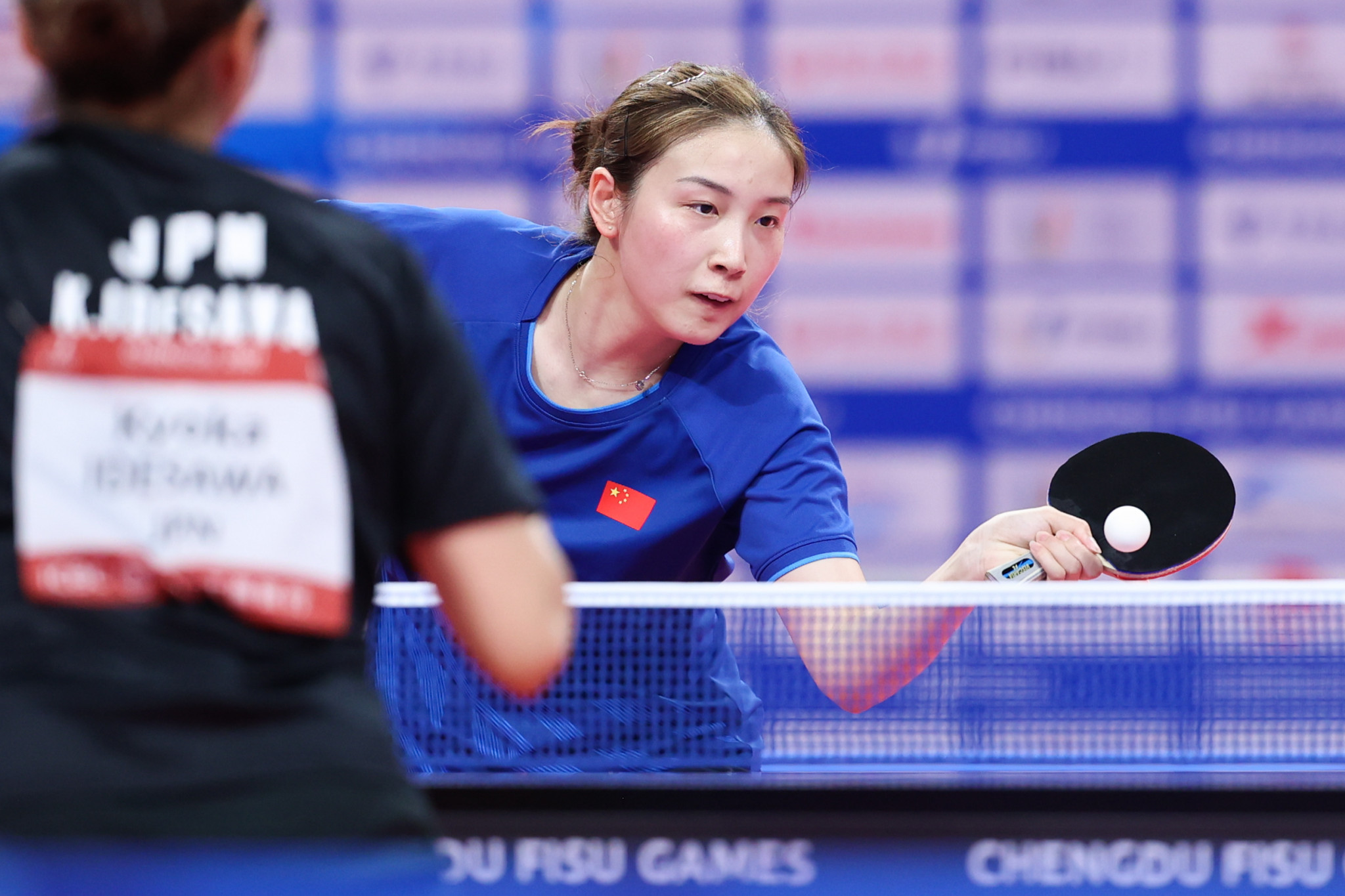 Qian Tianyi of China on her way to the women's singles table tennis gold medal ©Chengdu 2021