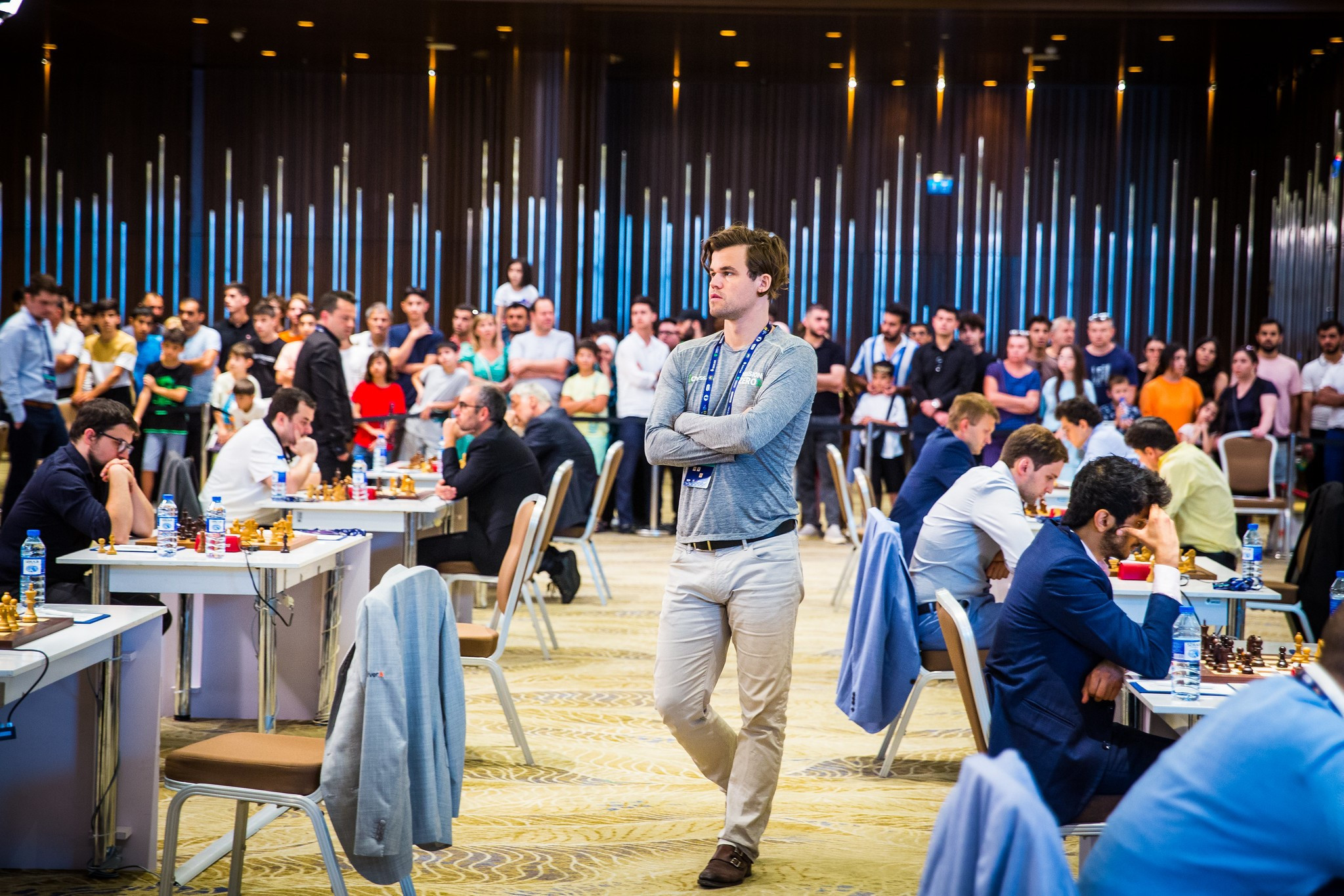Carlsen among winners as draws dominate start of third round at FIDE World Cup