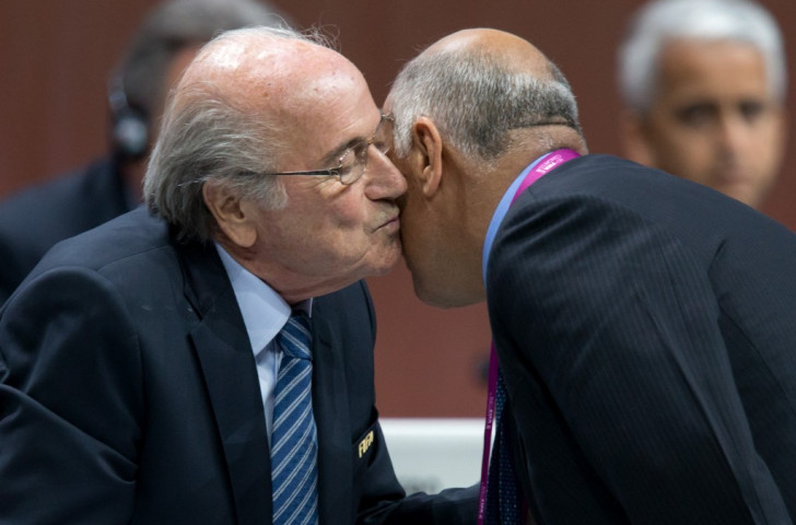Sepp Blatter embraces Palestinian Football Association President Jibril Al Rajoub during the FIFA Congress ©Getty Images