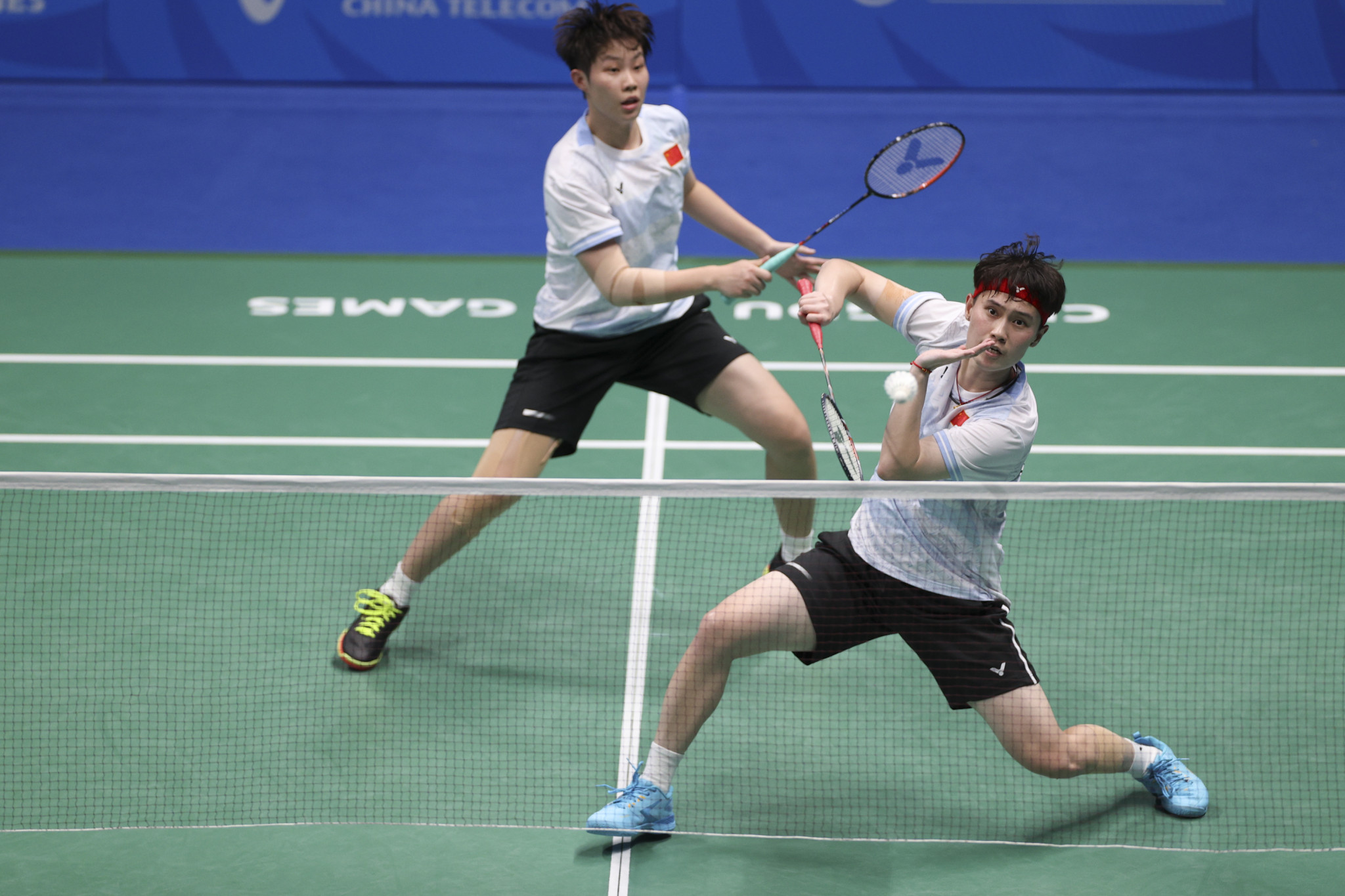 Liu Xuanxuan, left, and Li Wenmei kept the Chinese gold medal tally ticking over as they prevailed in the women's doubles final ©Chengdu 2021