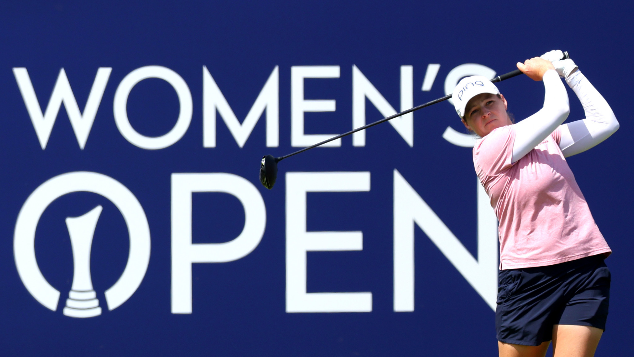 Late eagle sees Ewing surge into pole position at Women's Open