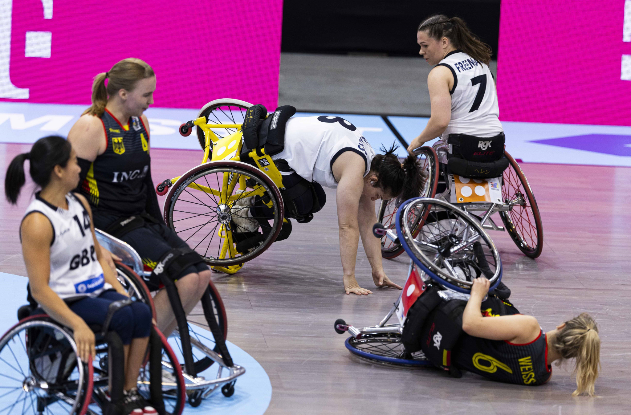 There were plenty of collisions as wheelchair basketball began with a bang at the Rotterdam Ahoy ©EPC