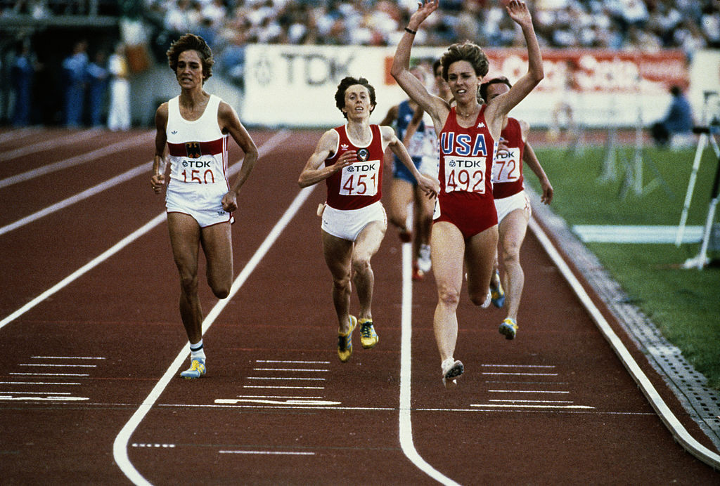 Mary Decker of the United States wins the first part of her 3,000m/1500m double at the 1983 World Athletics Championships in Helsinki - and does her bit in the Cold War ©Getty Images