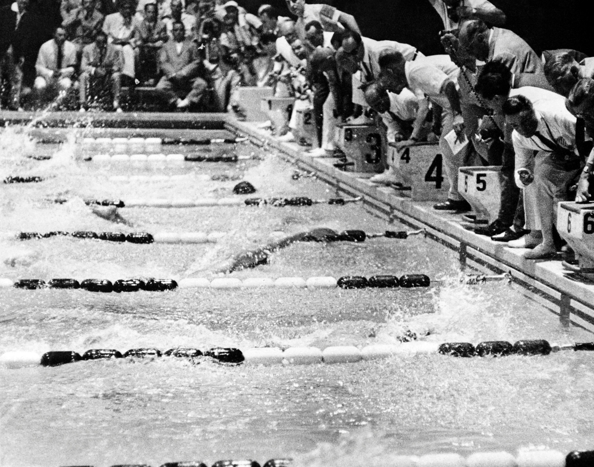 John Devitt and Lance Larson touched almost simultaneously in the 1960 men's 100m freestyle final in 1960 but Devitt was given the verdict ©Getty Images