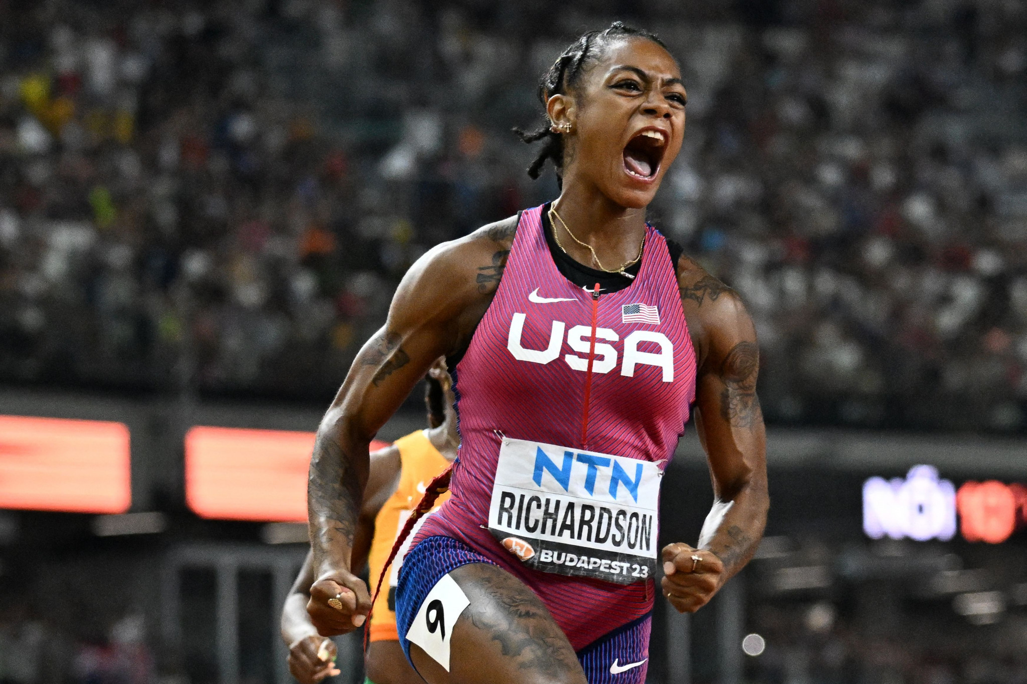 Richardson wins star-studded women's 100m final with World Athletics Championships record