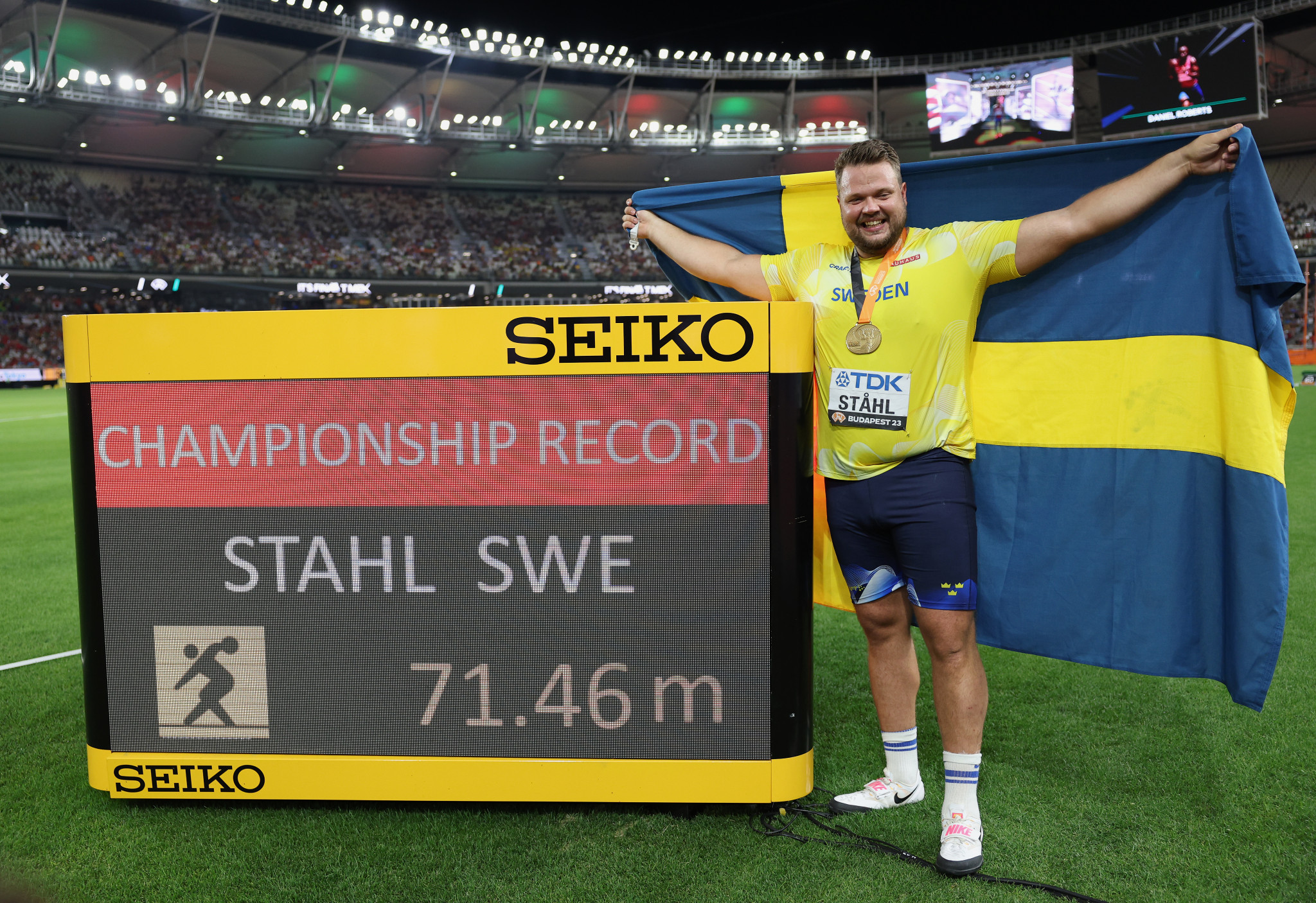 Ståhl denies Čeh in dramatic men's discus final at World Athletics Championships