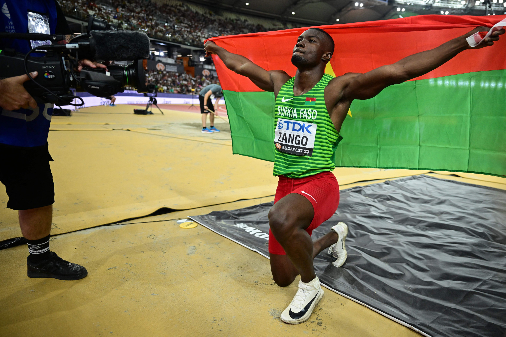 Burkina Faso's Hugues Fabrice Zango claimed his maiden World Athletics Championships gold in the men's triple jump, after a silver in the event last year ©Getty Images