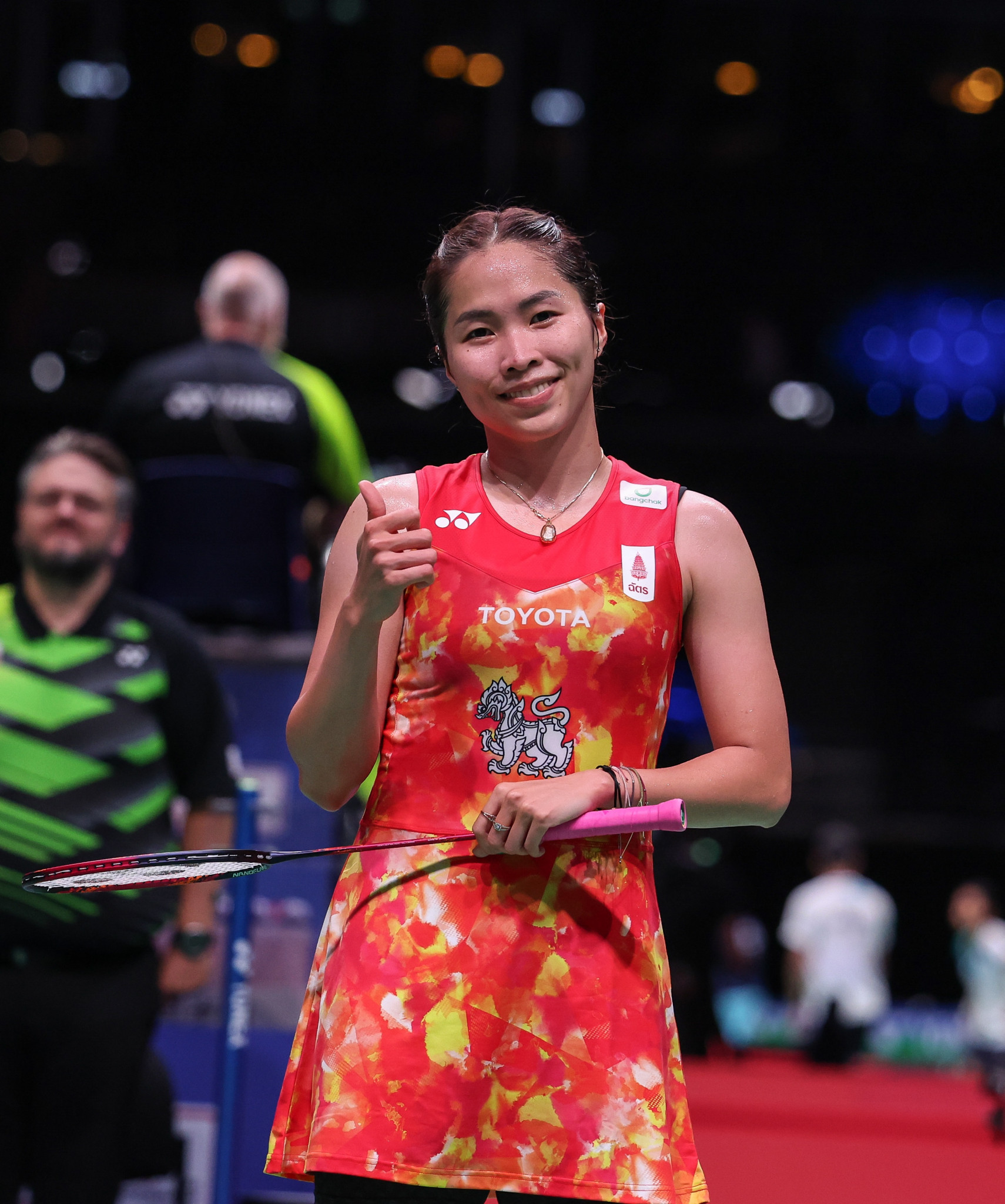 Ratchanok Intanon of Thailand gives the thumbs up after beating Chinese Taipei’s Wen Chi-hsu ©Badmintonphoto