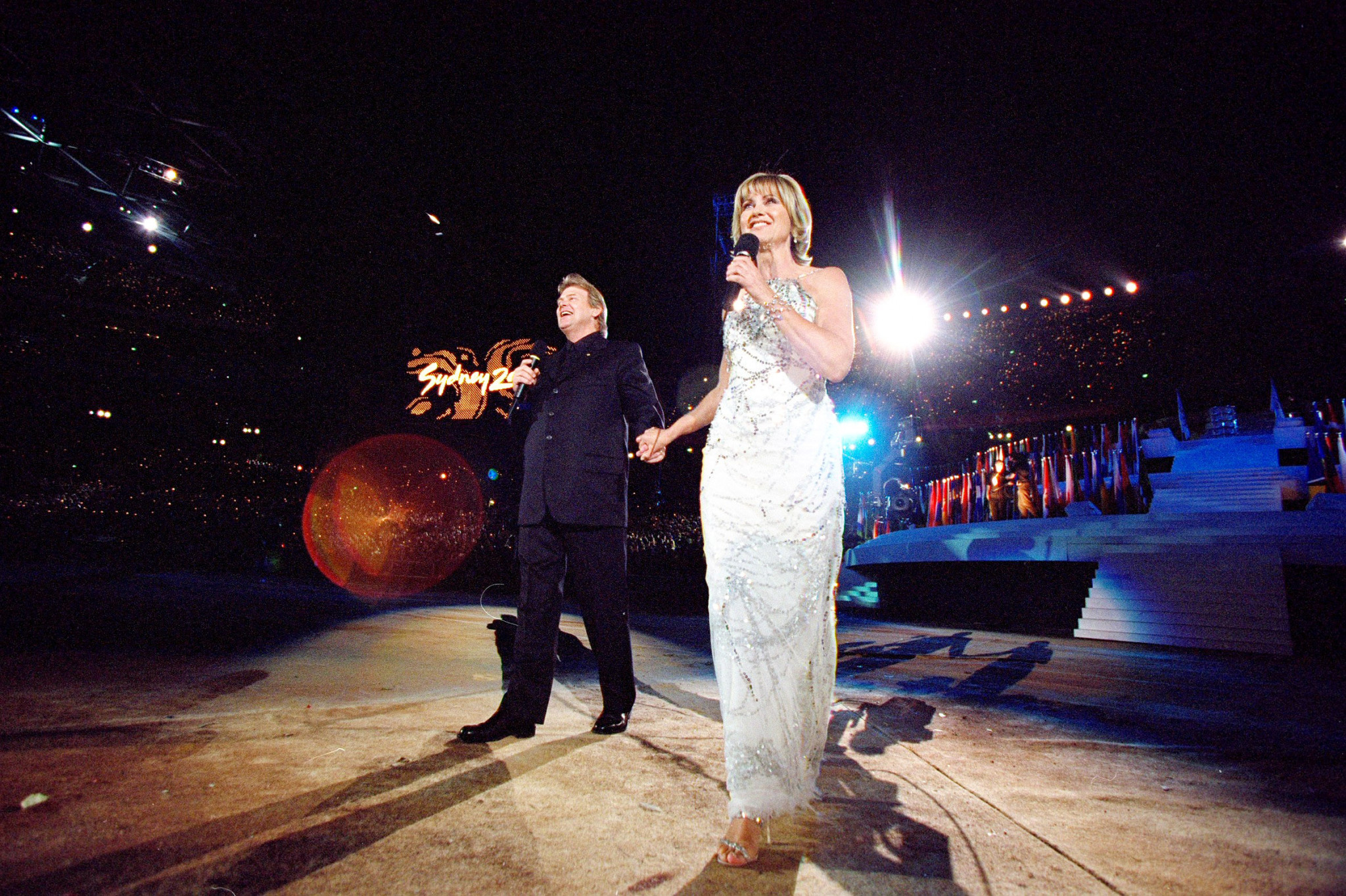 John Farnham and Olivia Newton-John performing during the Sydney 2000 Opening Ceremony ©Getty Images